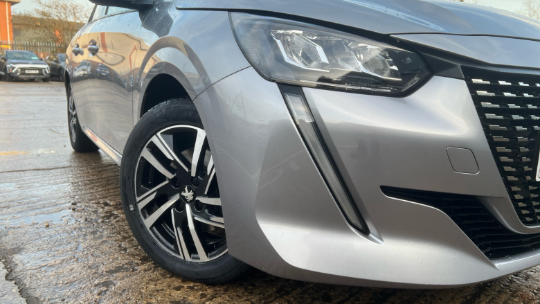 Peugeot 208 1.2 PureTech 100 Allure Premium 5dr Petrol Hatchback